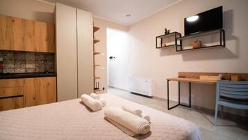 Superior Double Room, Balcony, Courtyard View