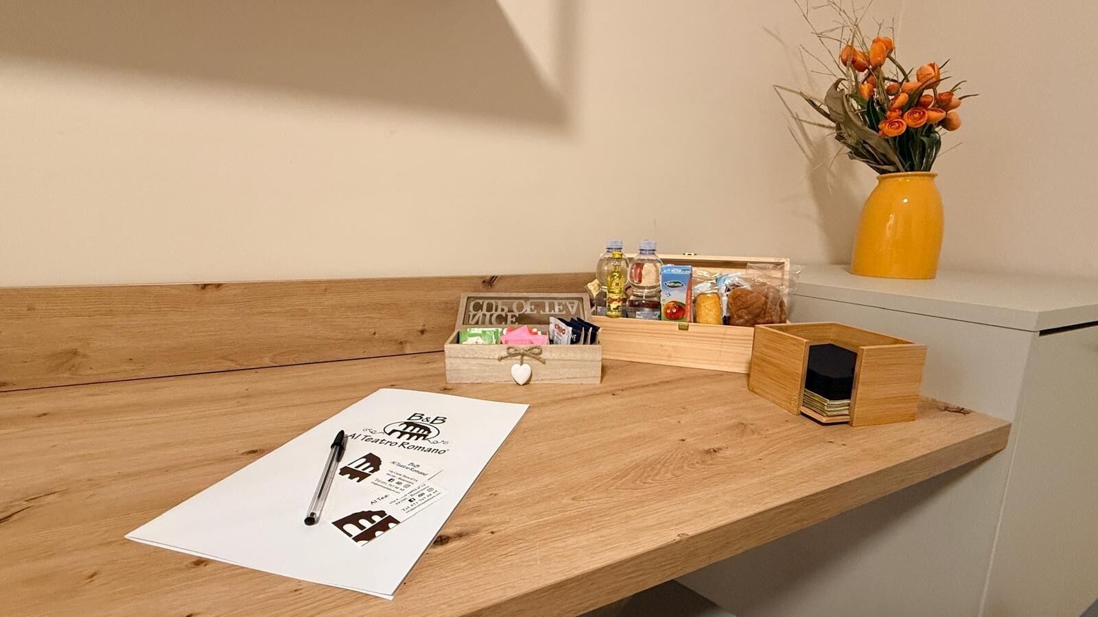 ห้องดีลักซ์ดับเบิล, ระเบียง, วิวสวนหย่อม | ภายใน