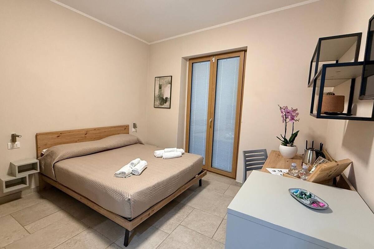 ห้องดีลักซ์ดับเบิล, ระเบียง, วิวสวนหย่อม