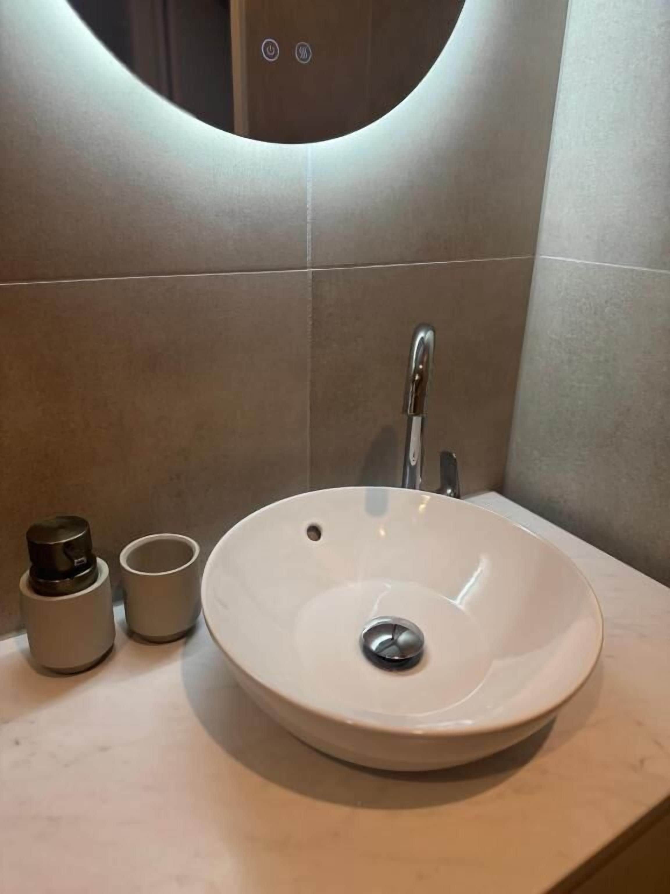 Apartment, 2 Bedrooms, Kitchen, City View | Bathroom