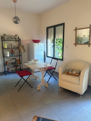 Interior - Studio with garden terrace in the heart of Propriano village (Propriano)