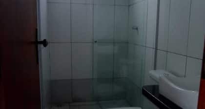 Quarto com ar-condicionado, comodidades compartilhadas, 1 minuto da ORLA.
