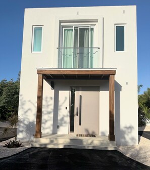Exterior detail - 2-bedroom private villa in charming The Bight Settlement with AC, private pool (The Bight Settlement)