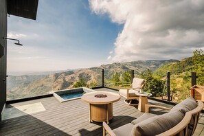 Terrace/patio - Cozy 1-bedroom villa in serene Monteverde with Pool and AC, Golf Cart, Breakfast (Monteverde)