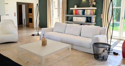 Wine Estate 20m Pool and Cinema