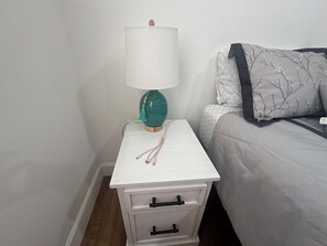 1 bedroom, iron/ironing board, Internet, bed sheets - Hotel Style 1-bedroom in lovely Orlando with AC (Orlando)