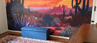 Spacious 4-BDRM, 6-BED, 2-BA home in Jefferson. Yee Haw Haven, a western dream!