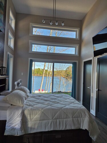 New listing, On Baskatong Lake