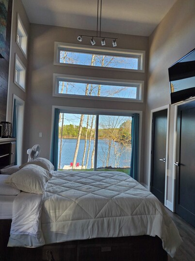 New listing, On Baskatong Lake