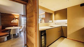 Apartemen | Dapur pribadi | Lemari es, microwave, oven, dan kompor