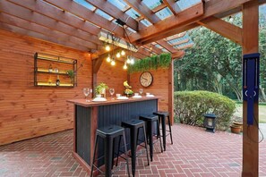 Bar (on property) - Ridgepark Grove | Pool Oasis| All-King Beds with TVs (Tucker)