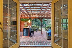 Interior - Ridgepark Grove | Pool Oasis| All-King Beds with TVs (Tucker)