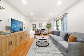 TV, offices - Ridgepark Grove | Pool Oasis| All-King Beds with TVs (Tucker)