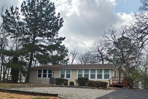 Exterior - Serene Executive Lake House 18 w/Hilltop Views of Norfork Lake w/Private lake access (Mountain Home)