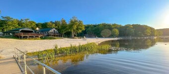 Luxury 5BR Chalet with Lake, Pool, Ski, Game Room, 2 Decks and Sleeps 14