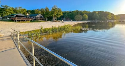 Luxury 5BR Chalet with Lake, Pool, Ski, Game Room, 2 Decks and Sleeps 14