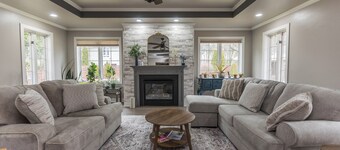 Summer Paradise! In-Ground Pool, Hot Tub, Patios, and HUGE Home in Spring Green!