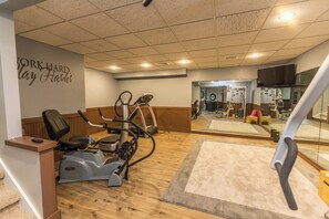 Fitness facility - Summer Paradise! In-Ground Pool, Hot Tub, Patios, and HUGE Home in Spring Green! (Spring Green)