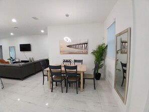 Interior - 3-bedroom house in peaceful Lehigh Acres with AC comfort (Lehigh Acres)