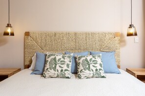 2 bedrooms, WiFi, bed sheets, wheelchair access - Las Arenas de Cabo one block from the beach (Cabo San Lucas)