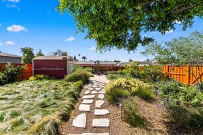 Property grounds - The Wild Flower by Coastline Vacation Rentals (San Diego)