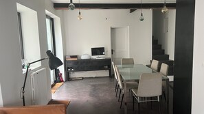 Dining - Vrbo Property (Montreuil)