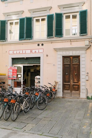 تفاصيل الفندق من الخارج