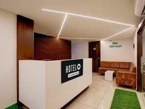 Reception - Super Hotel O Nana Chiloda Near Airport (Gandhinagar)