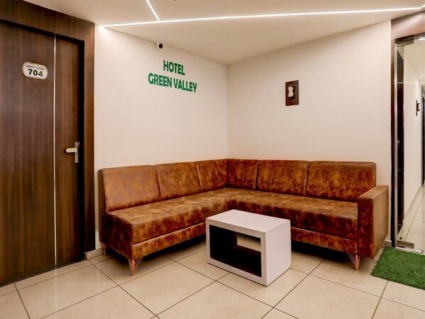 Reception - Super Hotel O Nana Chiloda Near Airport (Gandhinagar)