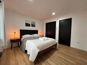 3 bedrooms, Internet, bed sheets - THE EMBER LODGE (Tobyhanna)