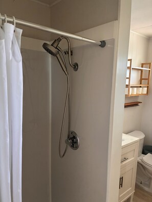 Bathroom - Tiny Home Honolulu (Honolulu)