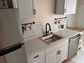 Private kitchen - Tiny Home Honolulu (Honolulu)