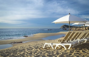 Beach nearby - Hacienda del Mar Oceanfront Resort: Beautiful 1 Bedroom Luxury Villa Suite (Cabo San Lucas)