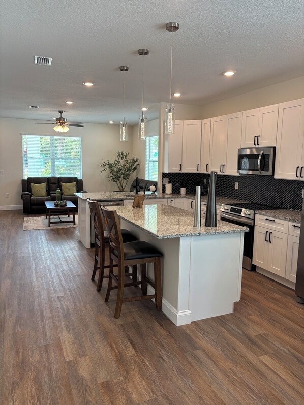 Private kitchen - Between Rails and Smiles (Tampa)