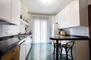 Private kitchen - Verde Acqua apartment on the waterfront in Castellammare di Stabia (Castellammare di Stabia)