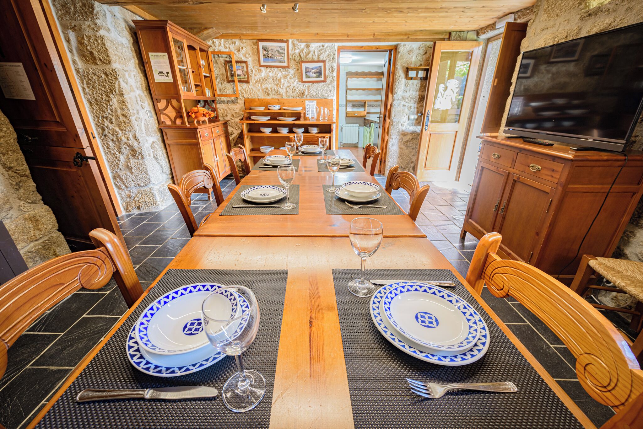 บ้านพัก, 6 ห้องนอน, ริมสระว่ายน้ำ | ห้องรับประทานอาหาร