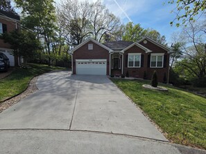 Exterior - Spacious 4-bedroom house in perfect Mt. Juliet (Mt. Juliet)