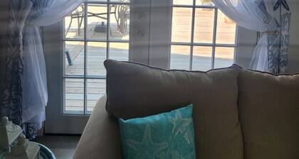 Surfside 2 blocks from Beach-Jetty-Splash pad 2 bdrm 3 bath