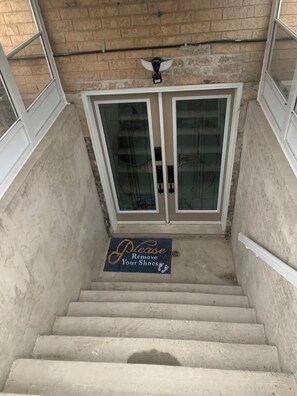 Exterior detail - Lower Unit of House in Brampton(private) (Brampton)