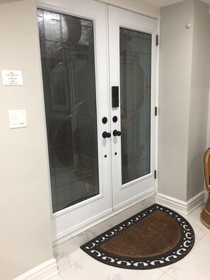 Interior - Lower Unit of House in Brampton(private) (Brampton)