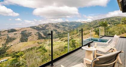 Cozy 2-bedroom villa in serene Monteverde with Pool and AC