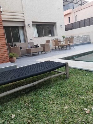 Terrace/patio - Akenza Hospitality. Pleasant family stay in a superb villa with private pool (Marrakesh)