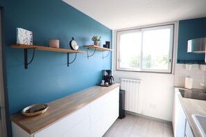 Fridge, microwave, oven, stovetop - T4 all on foot | Family & Pro Team | Base nature | beach | shops |parking (Fréjus)