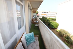 Property grounds - T4 all on foot | Family & Pro Team | Base nature | beach | shops |parking (Fréjus)