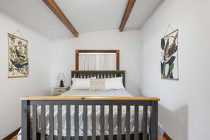 2 bedrooms, desk, iron/ironing board, travel cot - Dog-Friendly Beach Cottage | BBQ+Patio+King Bed (Bodega Bay)