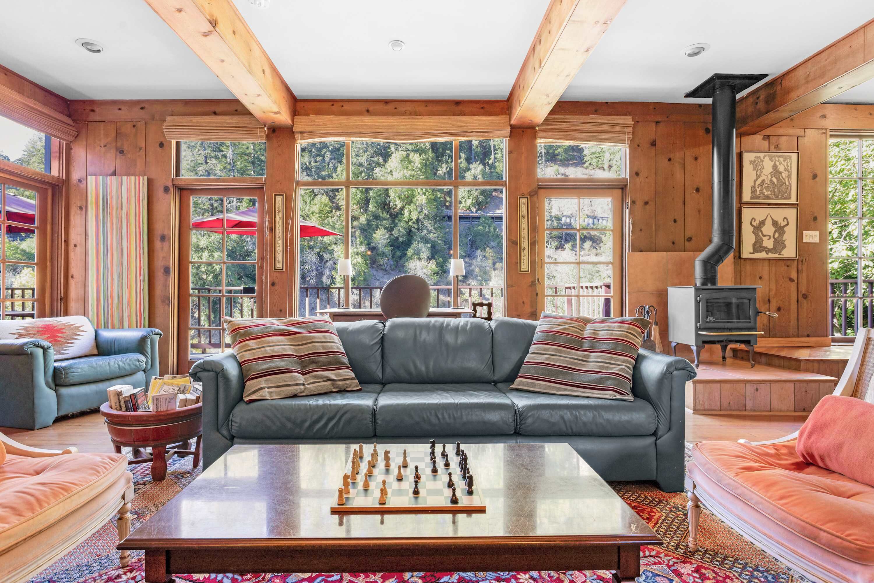 TV, fireplace, offices