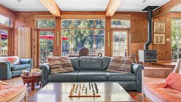 TV, fireplace, offices