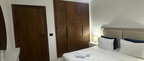 Apartment, 2 Bedrooms, Accessible, Smoking