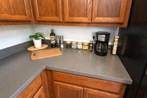 Interior - Oak & Yellow-2b2b, remote work, ATT stdm, wifi (Euless)