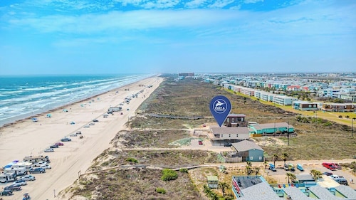 Sans Souci — "Without Worry" - Beachfront in Port A